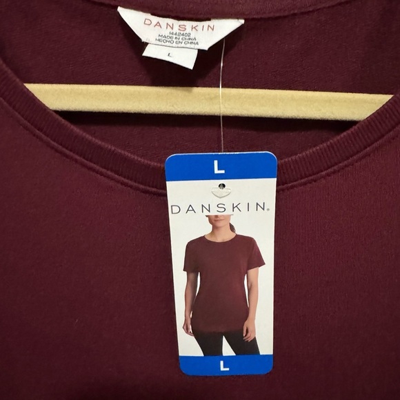 Danskin - NWT - Tunic Tshirt - Garnet - Size L - Picture 5 of 5